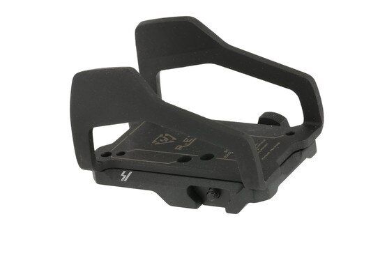 The SI R.E.X. reflex exoskeleton features a low profile picatinny mount